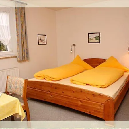 Heckenrose7-souterrain-rechts * Norddorf