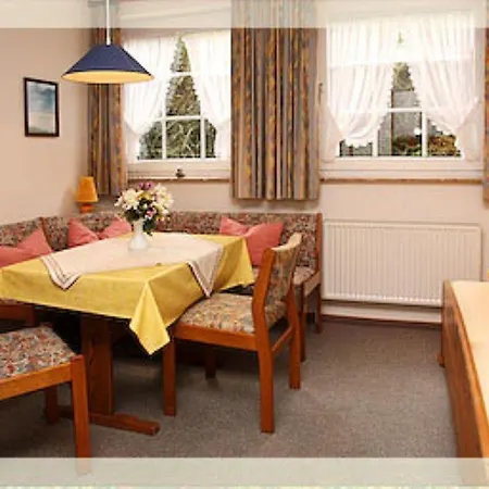 Apartment Heckenrose7-souterrain-rechts