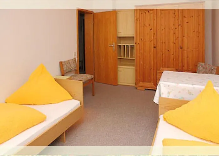 Heckenrose7-souterrain-rechts * نوردورف