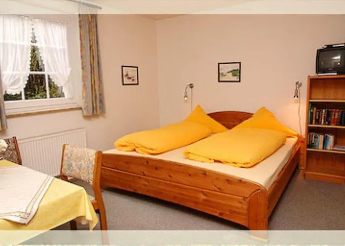 Heckenrose7-souterrain-rechts * نوردورف